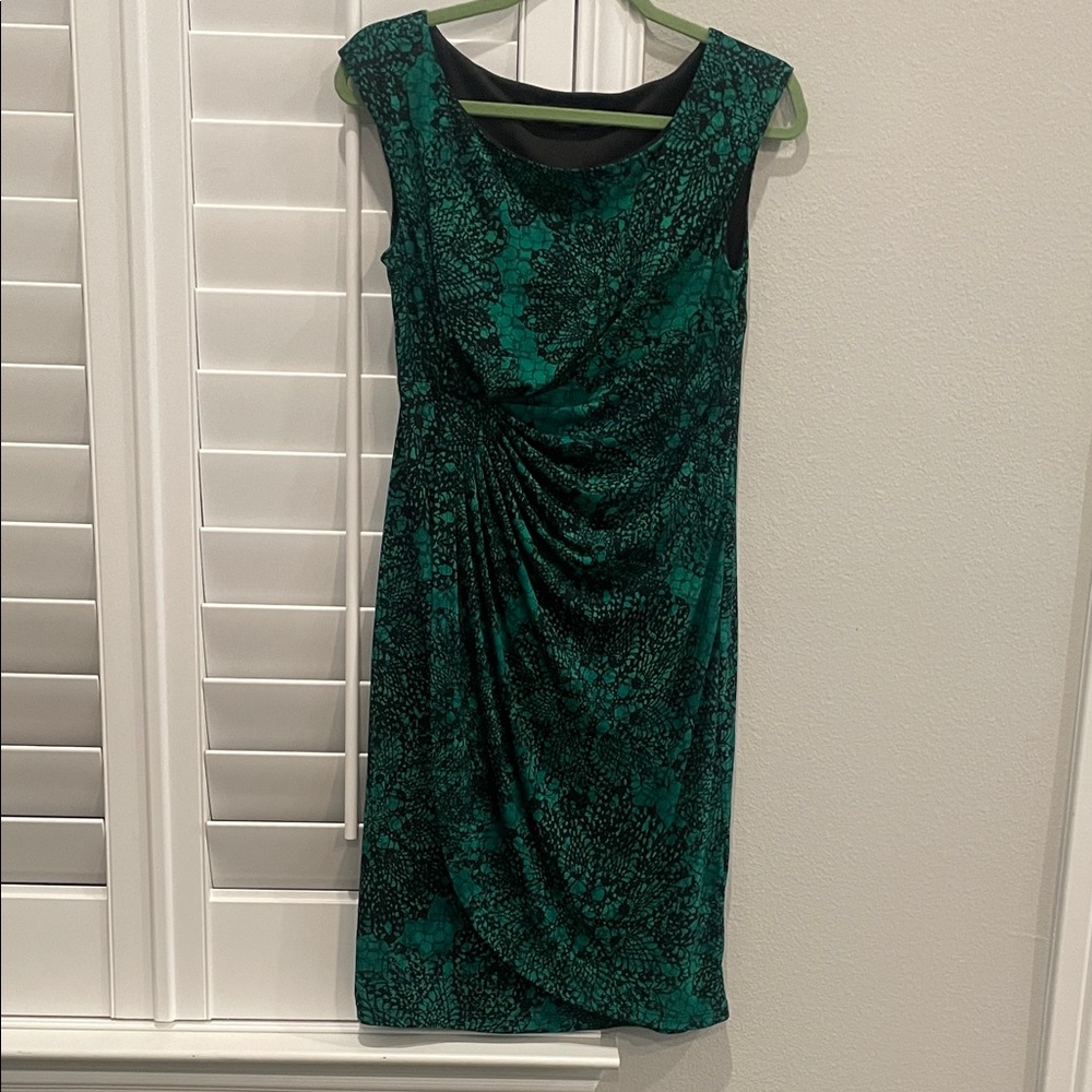 Elegant Green Figure-Flattering Dress